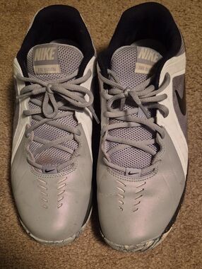Nike Men’s Athletic Shoes - Light Gray and Black